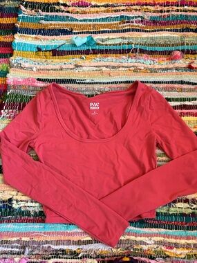 Pac 1980 Women's Long Sleeve Scoop Neck Top - Coral